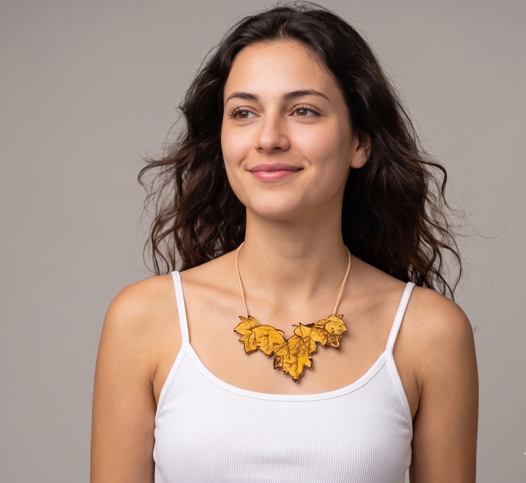 Collar hojas modelo