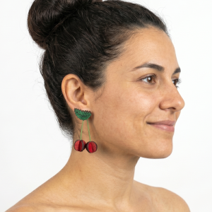 Pendientes de Cerezas en Cuero Artesanal para Mujer