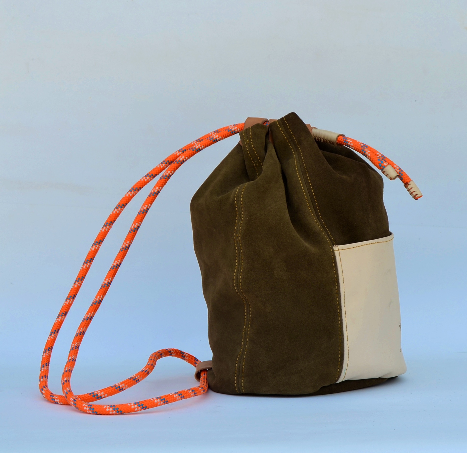 Mochila Agra Corda frontal lateras naranja