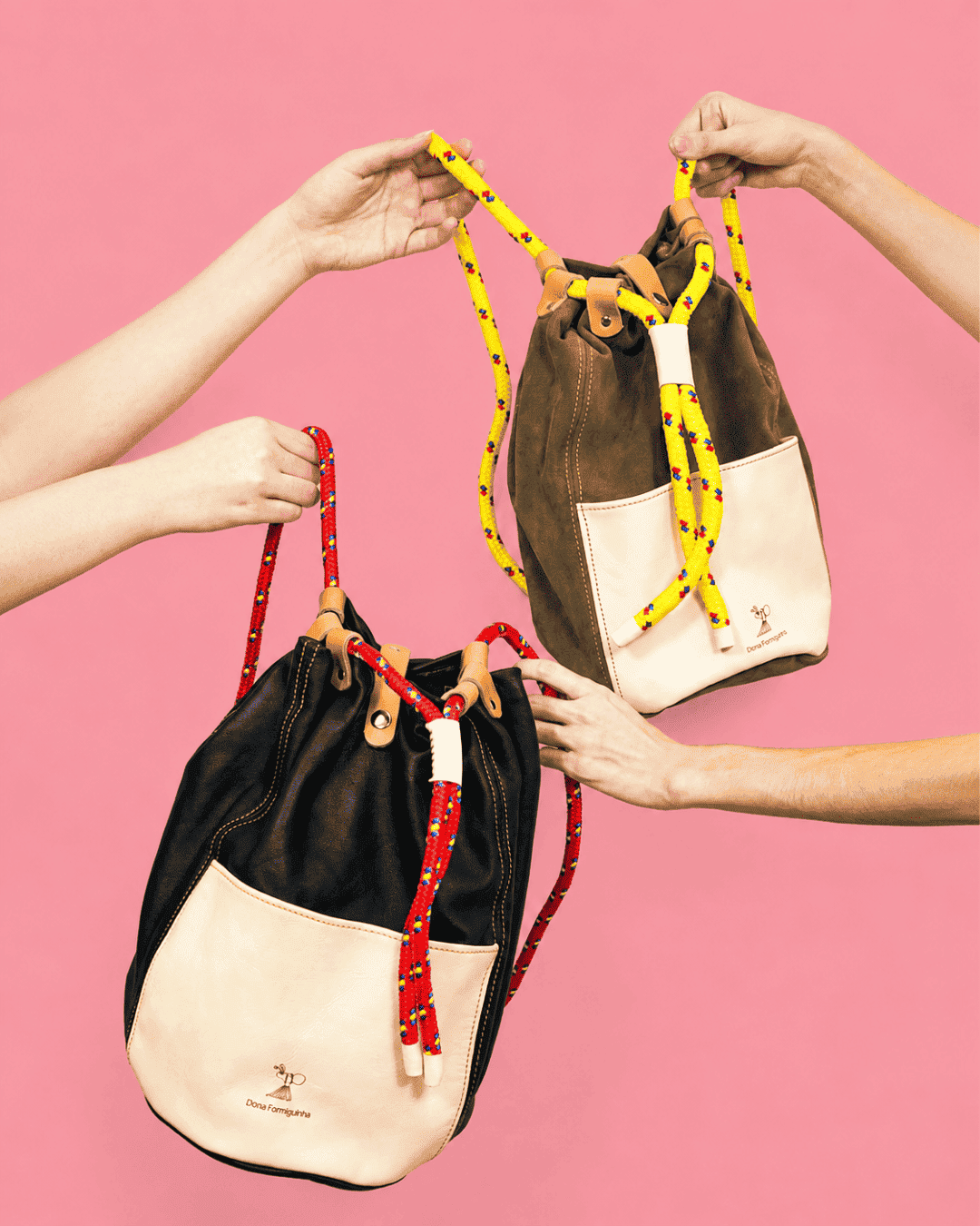 bolsos y mochilas en piel hechos a mano en galicia