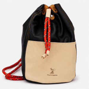 Mochila de Piel Negra Artesanal para Mujer asas rojas