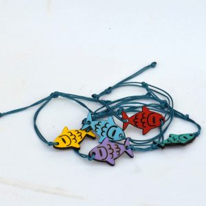 Pulsera de Cordón Encerado con Pez de Cuero Artesanal
