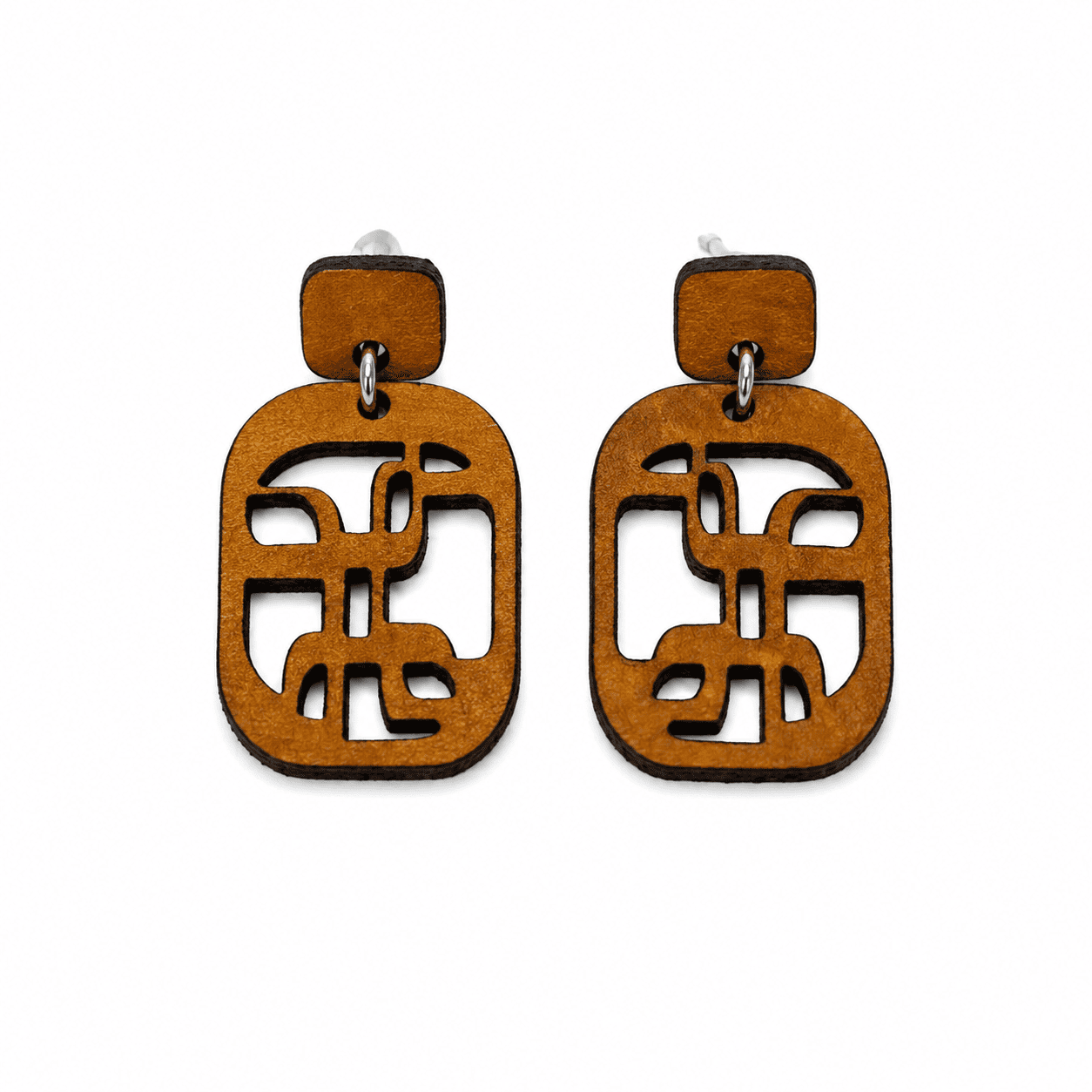 pendientes geométricos dorados de cuero